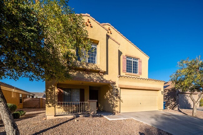 Building Photo - 4 bed, 2.5 bath, 2,251 sqft