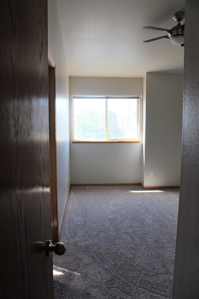 Building Photo - 950 52nd Ave Ct