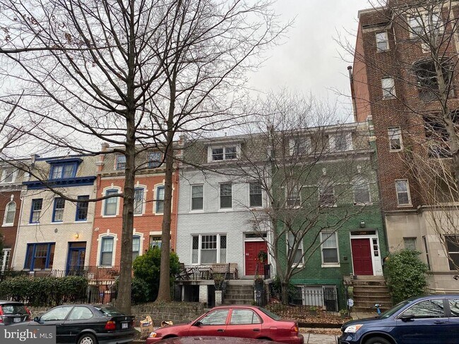 Building Photo - 1745 Lanier Pl NW