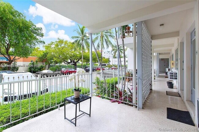 Building Photo - 641 Española Way Apt #9, Miami Beach, FL 3...
