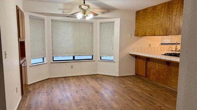 Building Photo - 2423 Knowlwood Dr