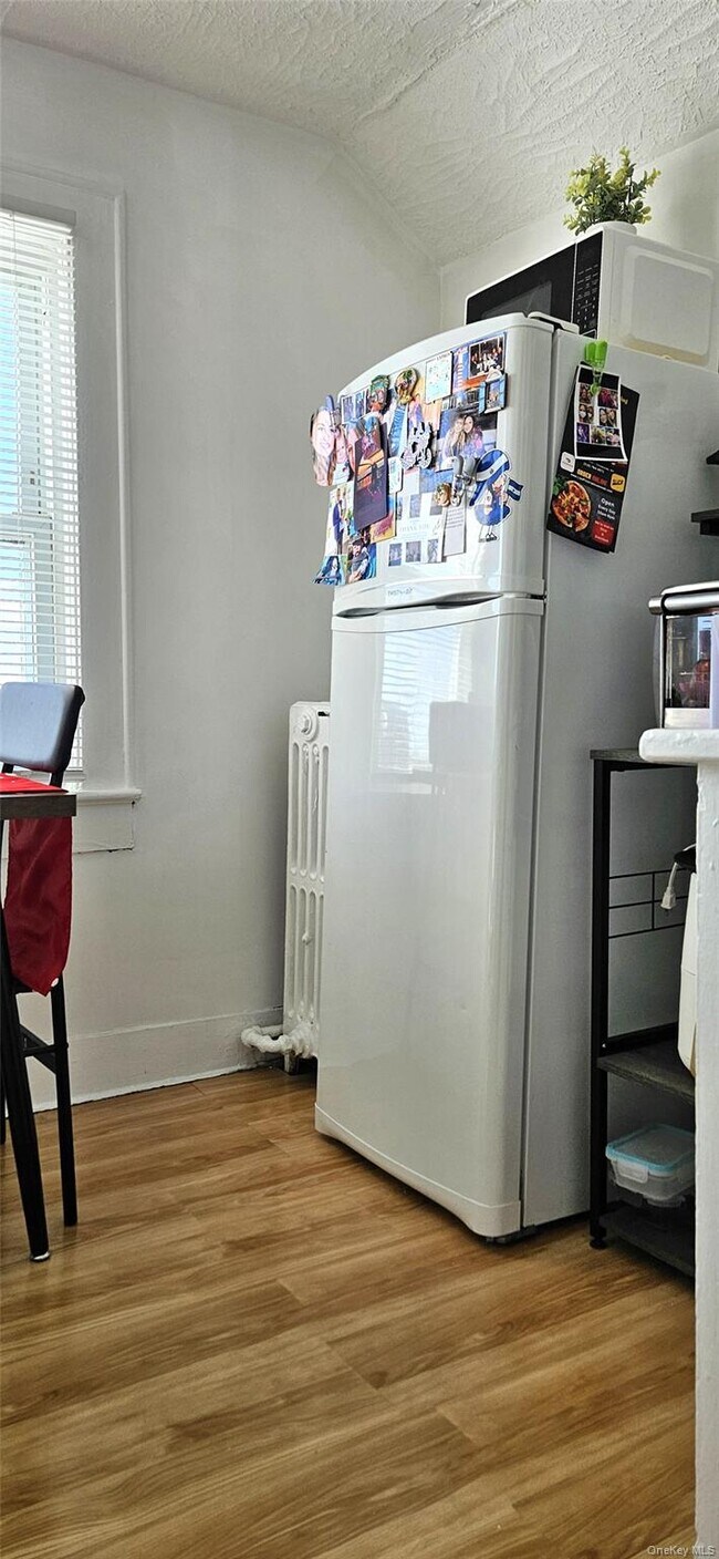 Building Photo - 56 4th Ave