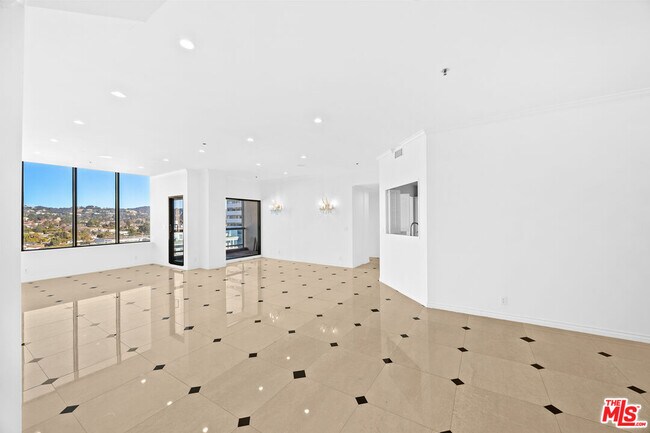 Building Photo - 10724 Wilshire Blvd