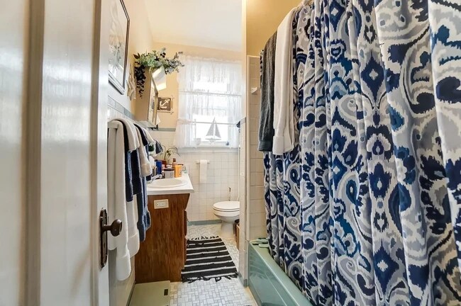 Building Photo - 3317 Wunder Ave