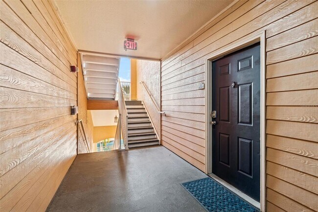 Building Photo - 5000 Culbreath Key Way