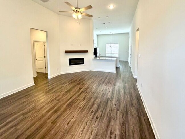 Building Photo - Move In Special! Now Leasing a 5-Bedroom 3 Bath Home in Horn Lake, MS.