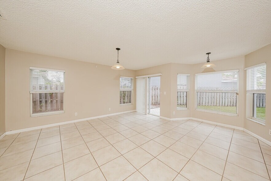 Building Photo - 7142 Davit Cir