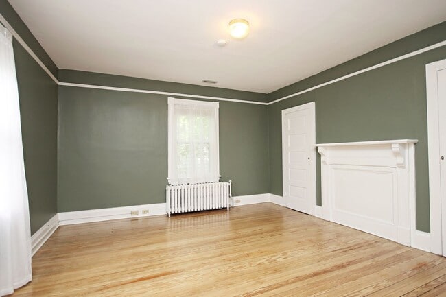 Building Photo - Charming Dog-Friendly Downtown Home Near UVA Medical Center