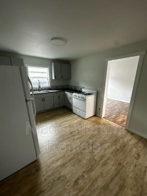 Building Photo - 455 Wildwood Ave