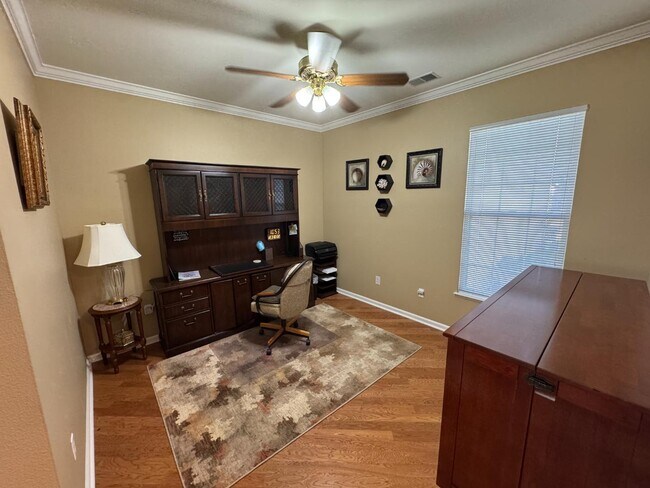 Building Photo - 120 Coburn Dr W