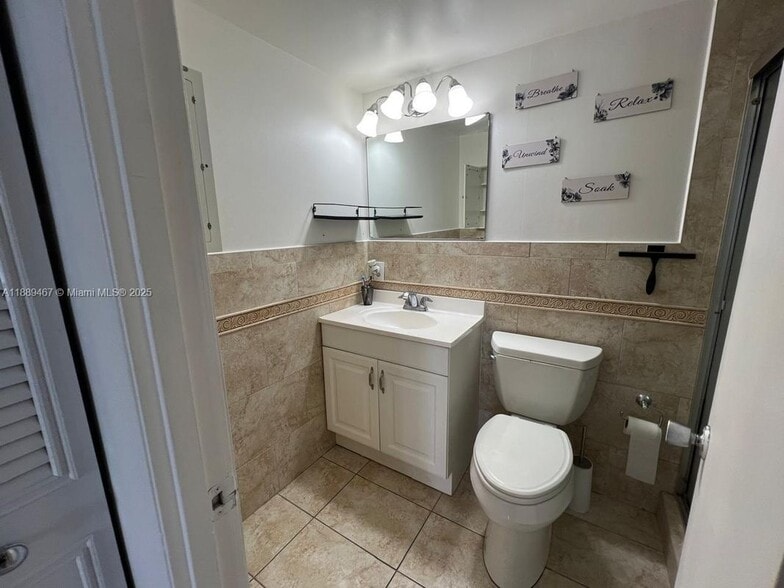 Building Photo - 6801 Indian Creek Dr