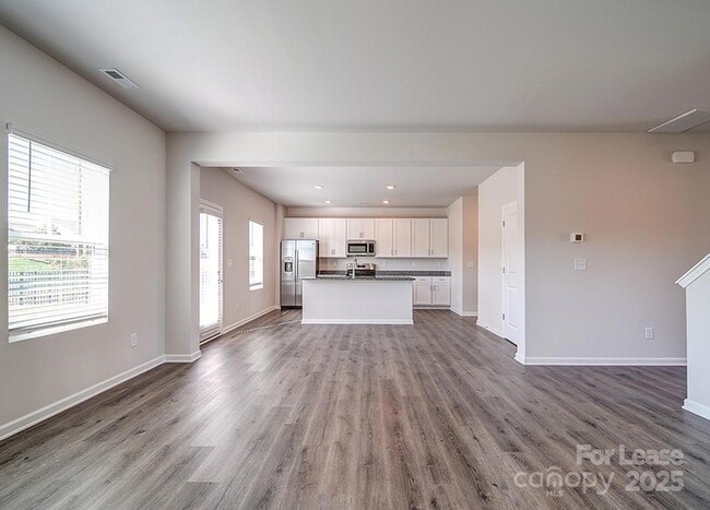 Building Photo - 154 Almaden St