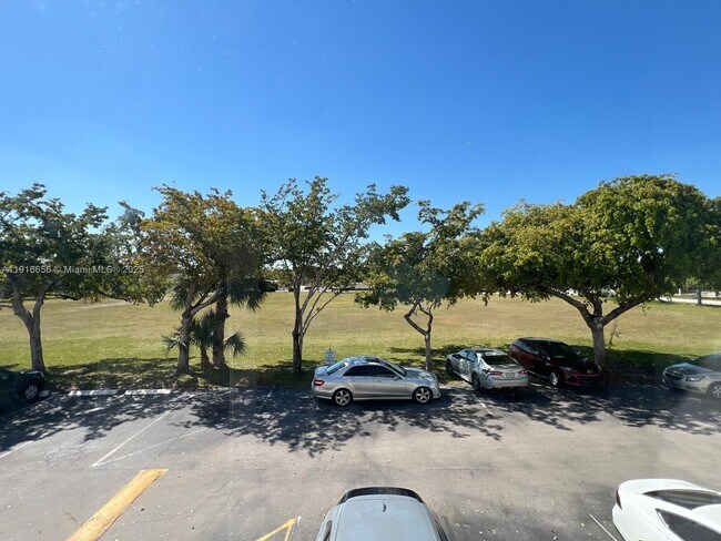 Building Photo - 270 Layne Blvd