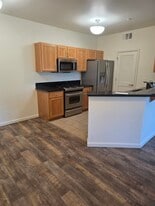 Building Photo - 1450 Idlewild Dr