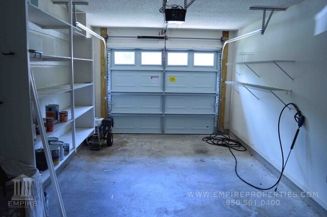 Building Photo - Beautiful townhome nestled in Killearn Acres