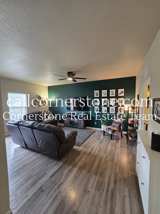 Building Photo - 8366 Hardwood Cir