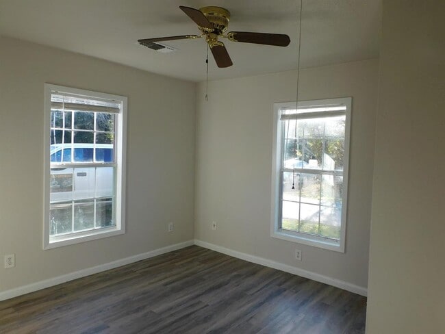 Building Photo - 1320 Green St