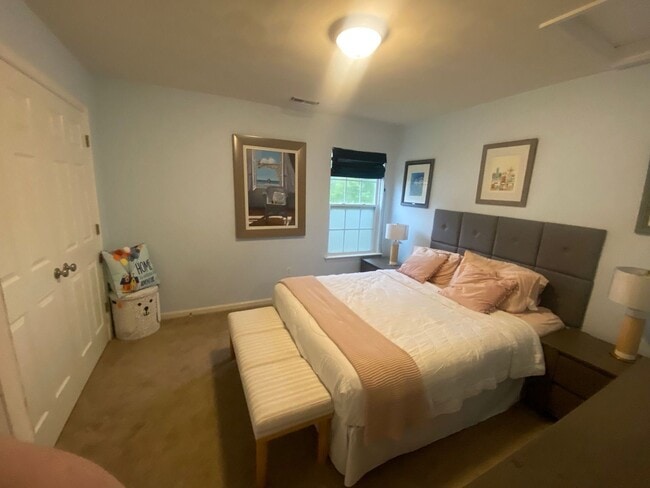 Building Photo - Your dream home is ready to welcome you wi...