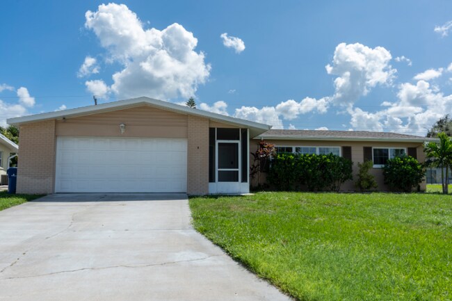 Building Photo - 526 Sheridan Dr