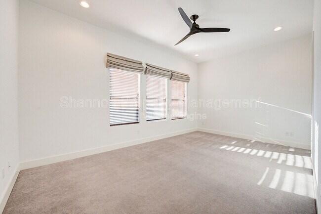 Building Photo - 2333 Sperber Ln