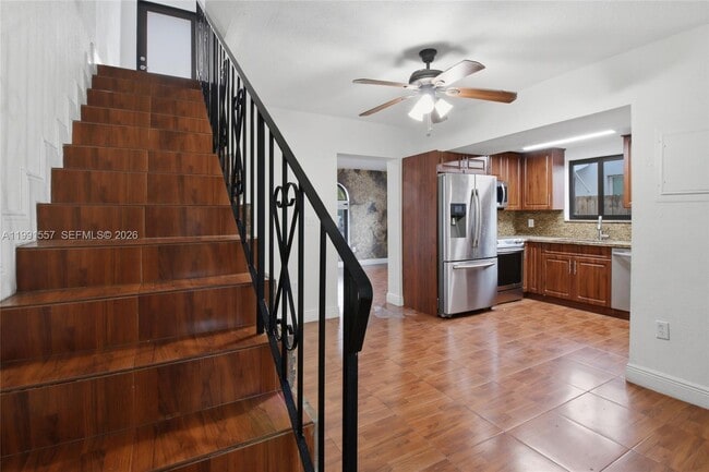 Building Photo - 3210 SW 26th St