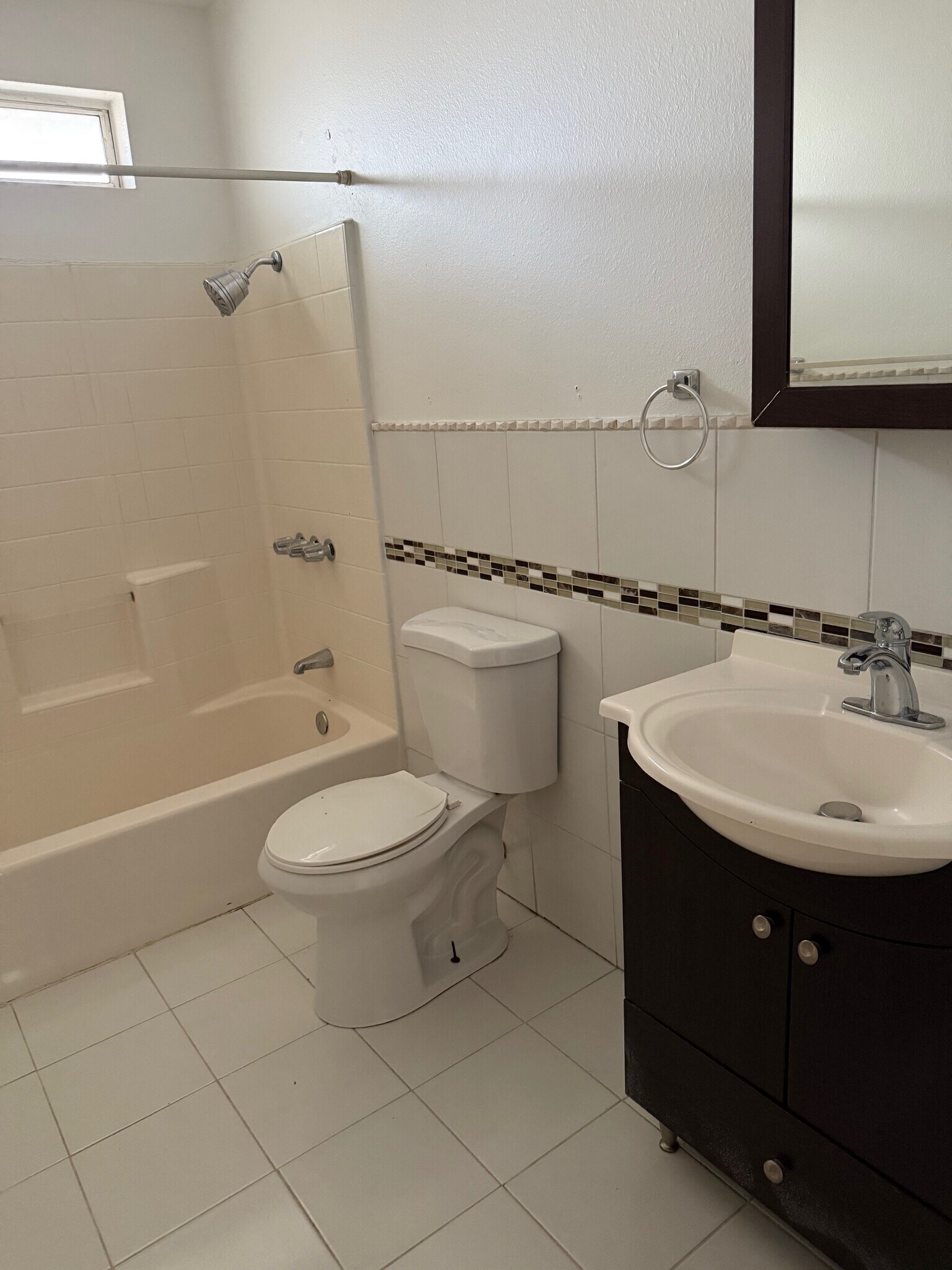 Building Photo - 5 Palm Dr