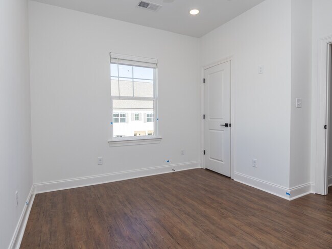 Building Photo - 3504 Fenwick Wy