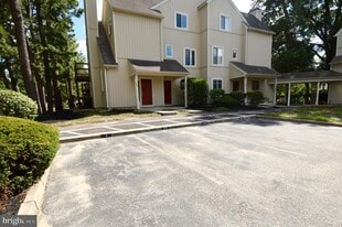 Building Photo - 340 Woodlake Dr