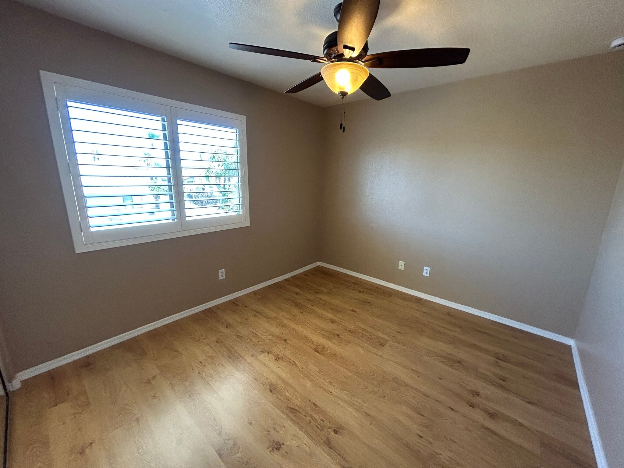 Building Photo - 4334 E Anderson Dr
