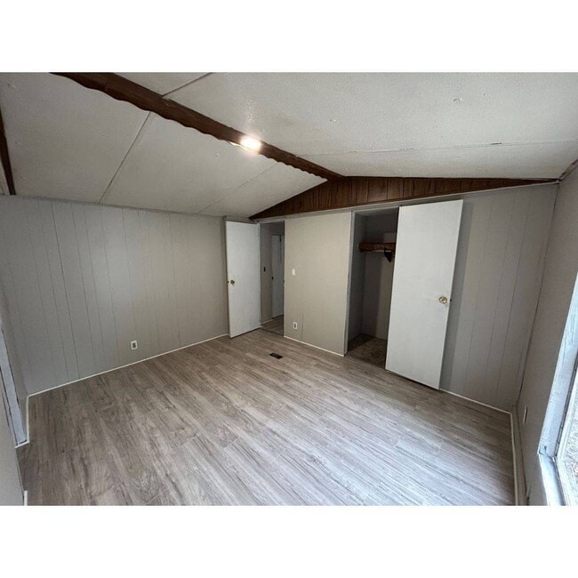 Building Photo - 4502 E Old Marion Hwy