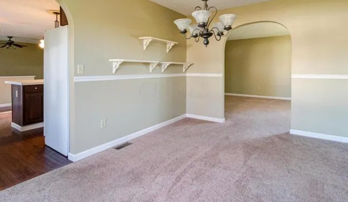 Building Photo - 500 Oak Village Dr