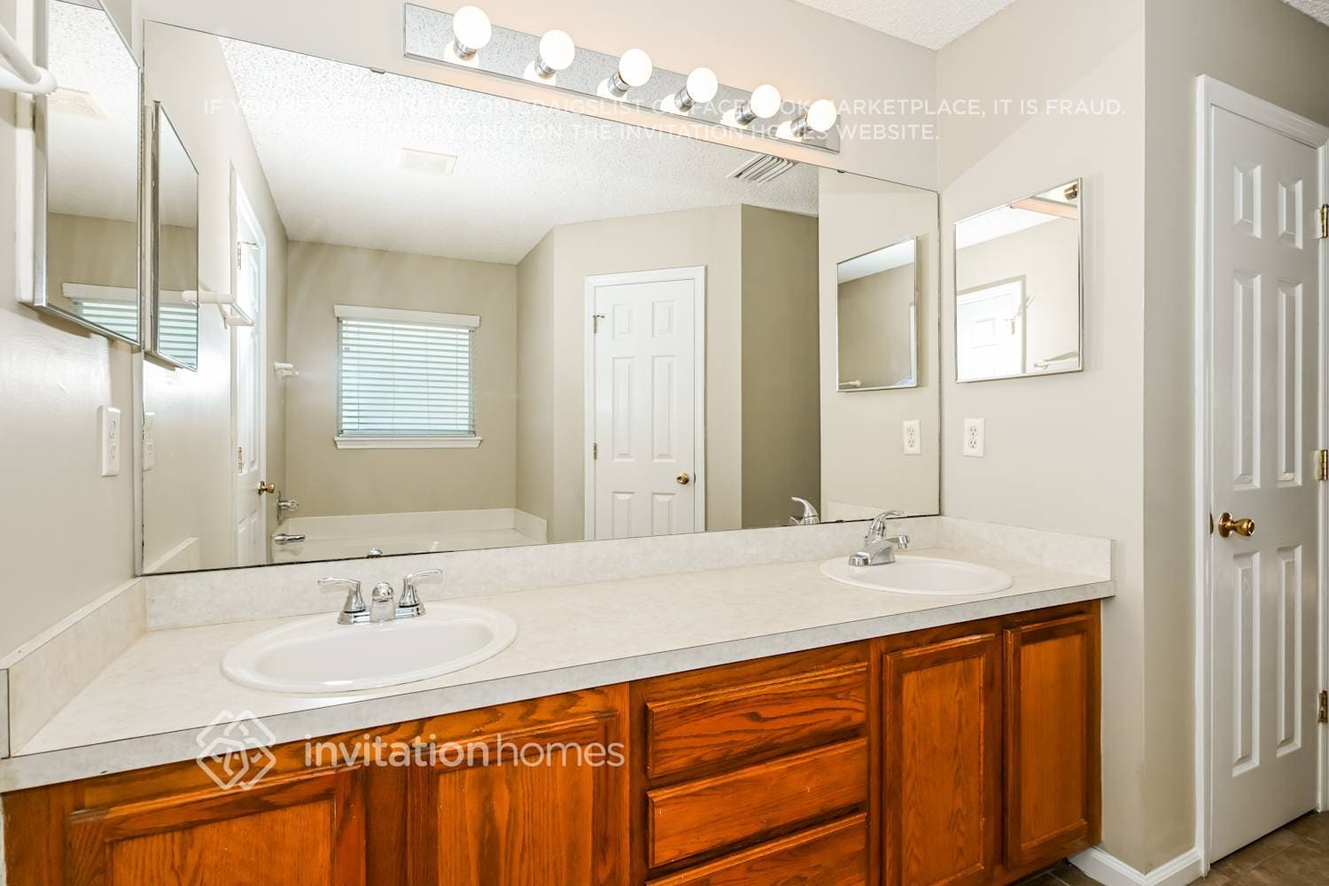 Building Photo - 3178 Highland Grove Dr