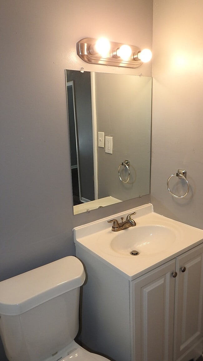Building Photo - 3bed 2 bath in Indepedence