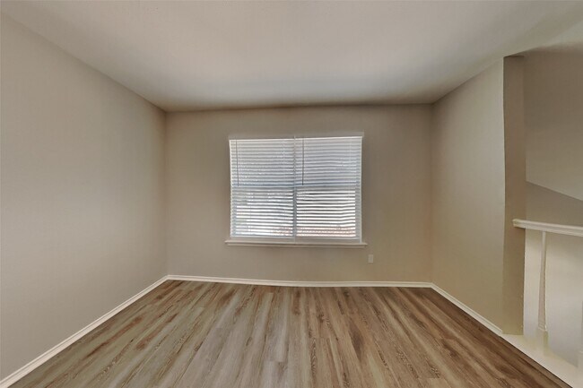 Building Photo - 16819 Kettle Creek Dr