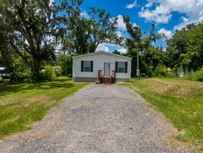 Building Photo - Move-in by AUGUST 10  ****Get 2 WEEKS FREE RENT ****