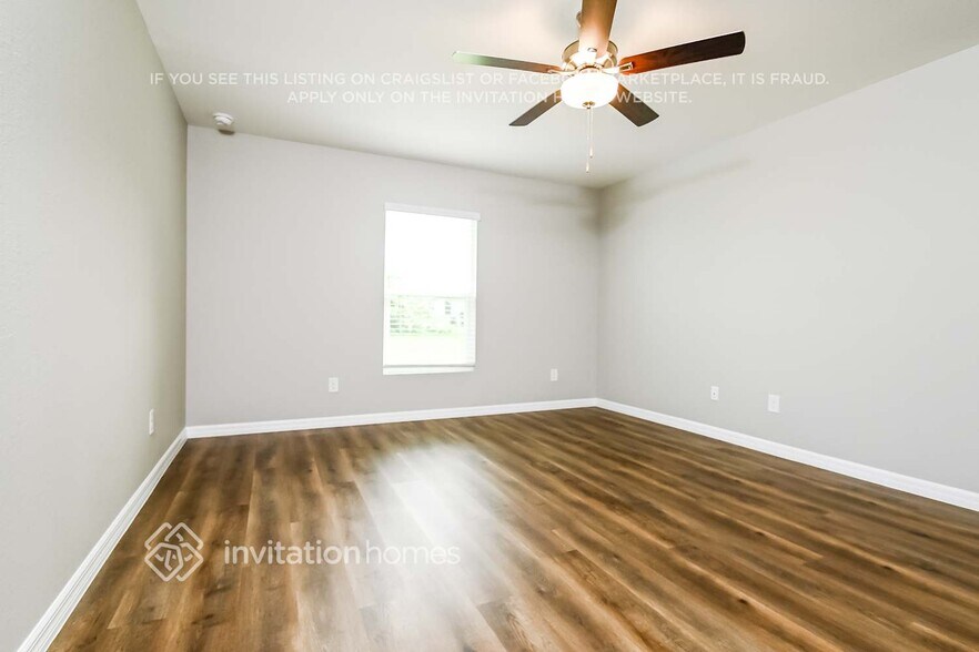 Building Photo - 384 Dewhurst St