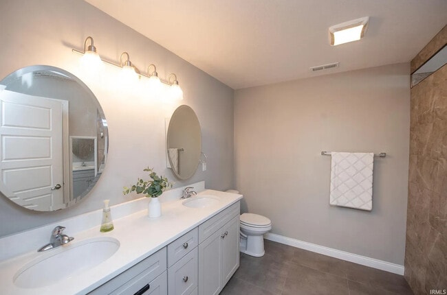Building Photo - 2855 Needletail Dr