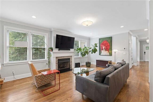 Building Photo - 355 6th St NE