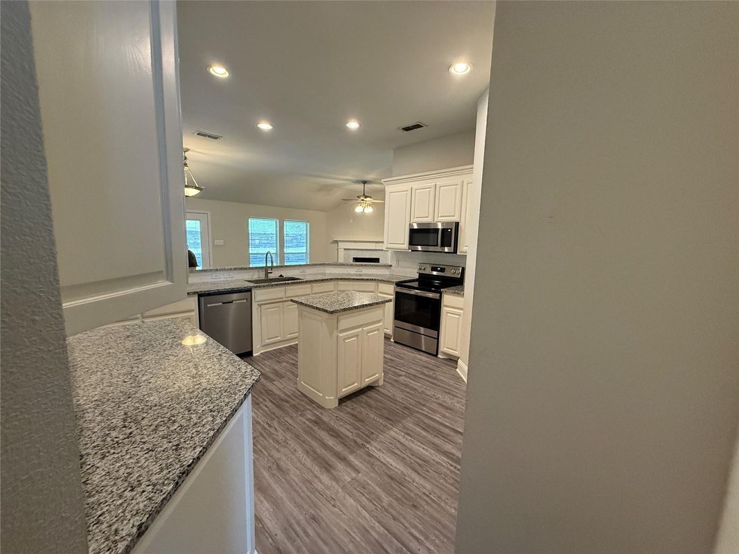 Building Photo - 7341 Chambers Ln