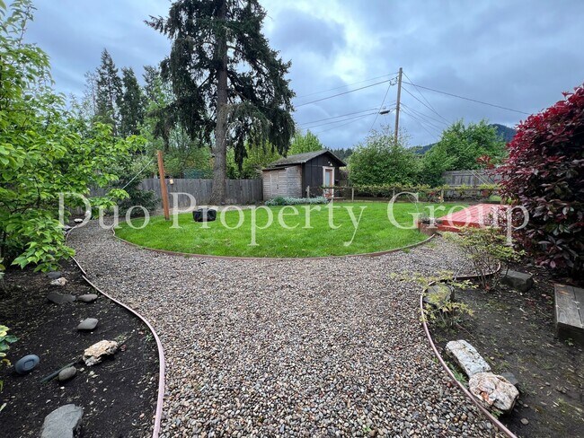 Building Photo - Edgewood South Eugene Home