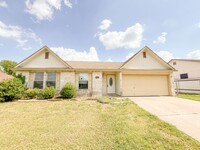 Building Photo - Beautiful 4 bedroom, 2 bathroom home with ...