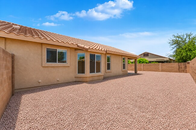 Building Photo - Freshly Updated 4 Bed | New Carpet, New Appliances & Open Layout