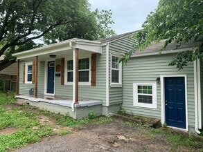 Building Photo - Check out this charming and totally revamped 3-bed, 1-bath bungalow
