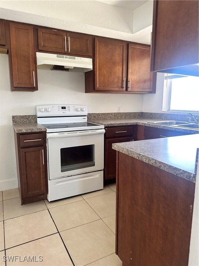 Building Photo - 2105 SE 15th Pl