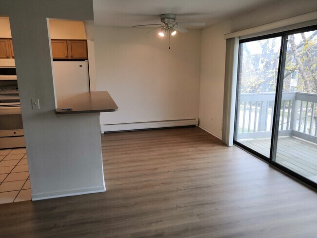 Building Photo - 249 W Ct of Shorewood