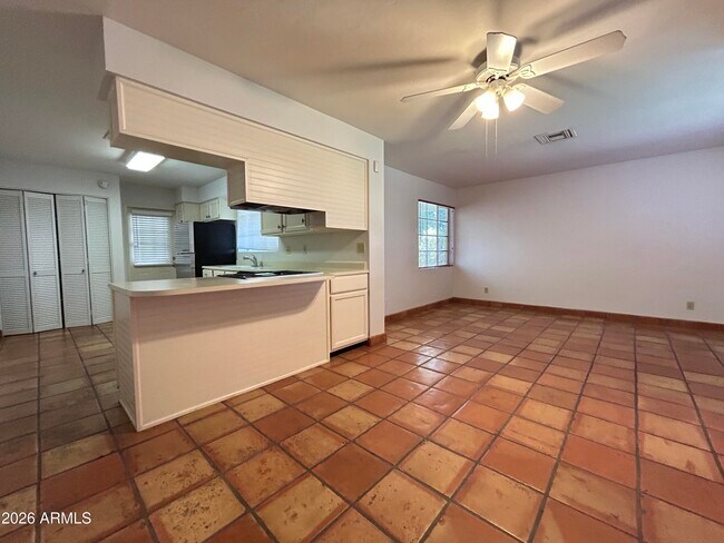 Building Photo - 3122 E Montecito Ave