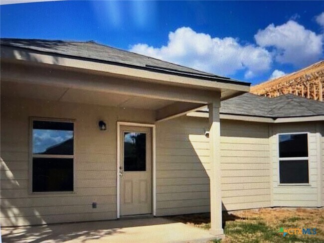 Building Photo - 1109 Elm Fall