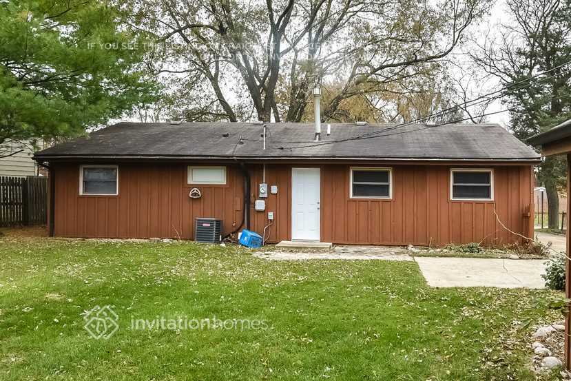 Building Photo - 141 Queenswood Rd