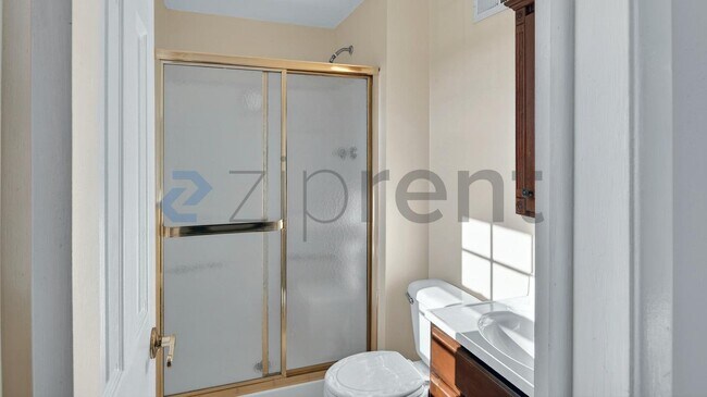 Building Photo - 324 Busher Rd