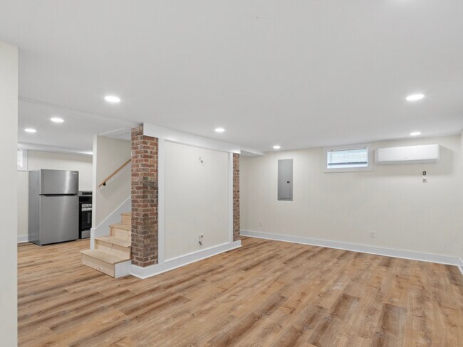 Building Photo - 64 Druid Dr